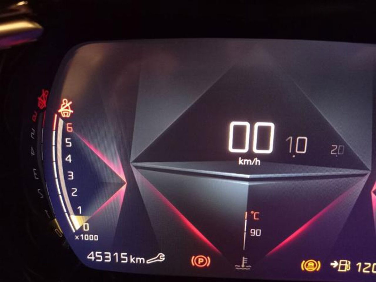 Ds DS 3 DS 3 Crossback PureTech 100 Performance Line (15)