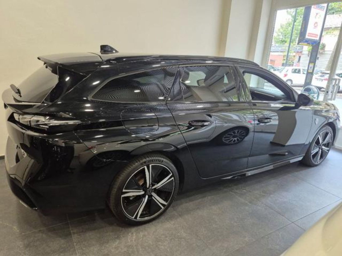 Peugeot 308 SW PureTech Turbo 130 S&S EAT8 GT Pack (3)