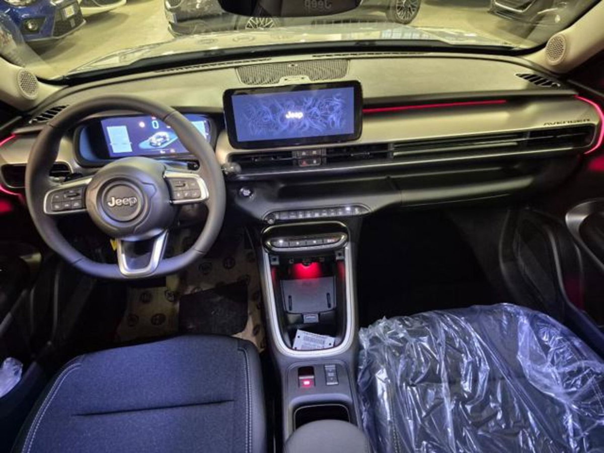 Jeep Avenger 1.2 turbo Summit fwd 100cv (13)