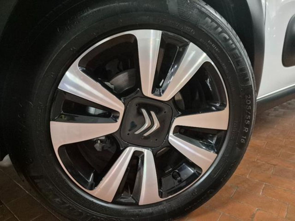 Citroen C3 1.2 puretech Plus s&s 83cv neopatentati (17)