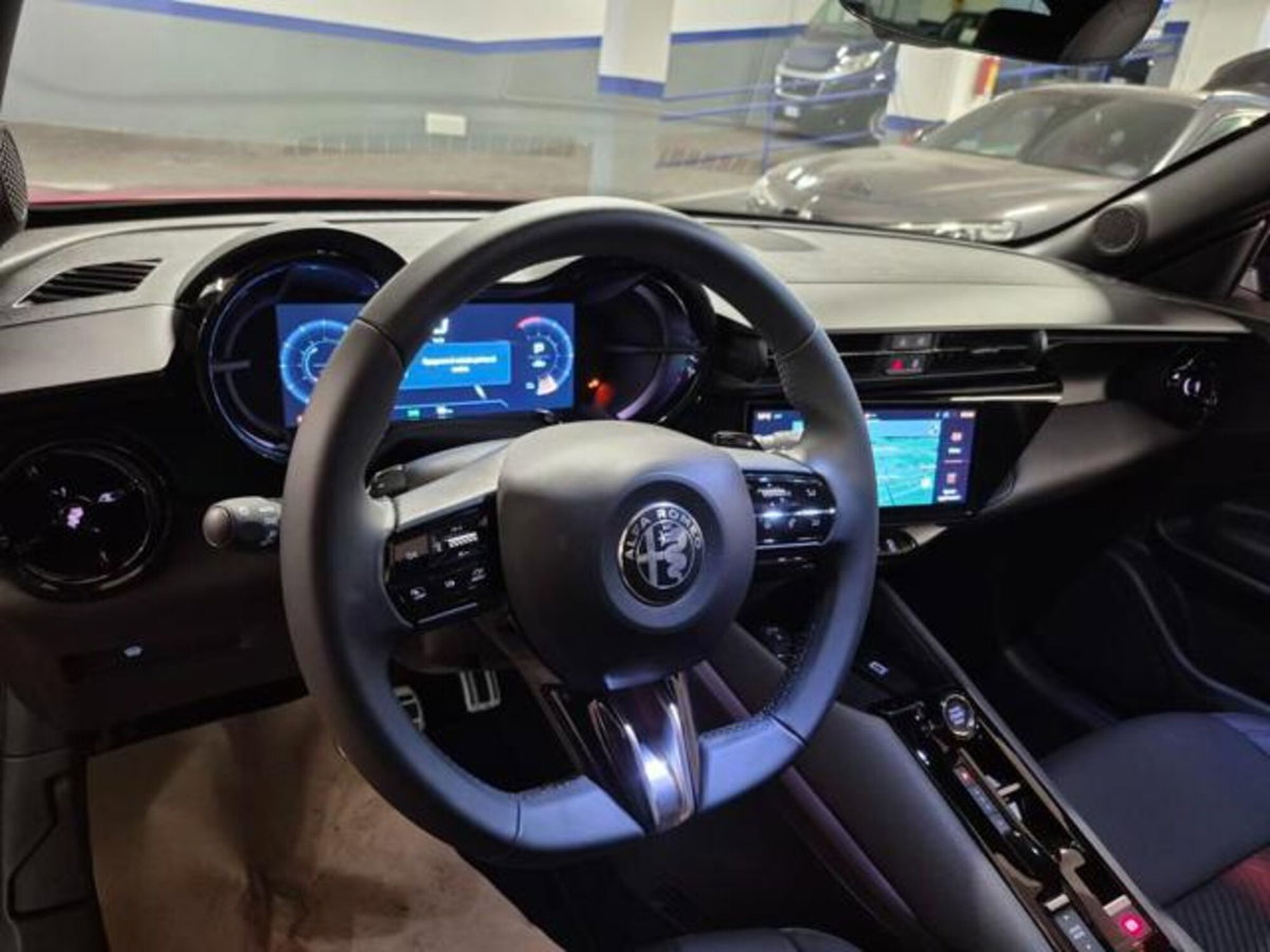 Alfa Romeo Junior 1.2 ibrida Speciale 145cv edct6 (15)