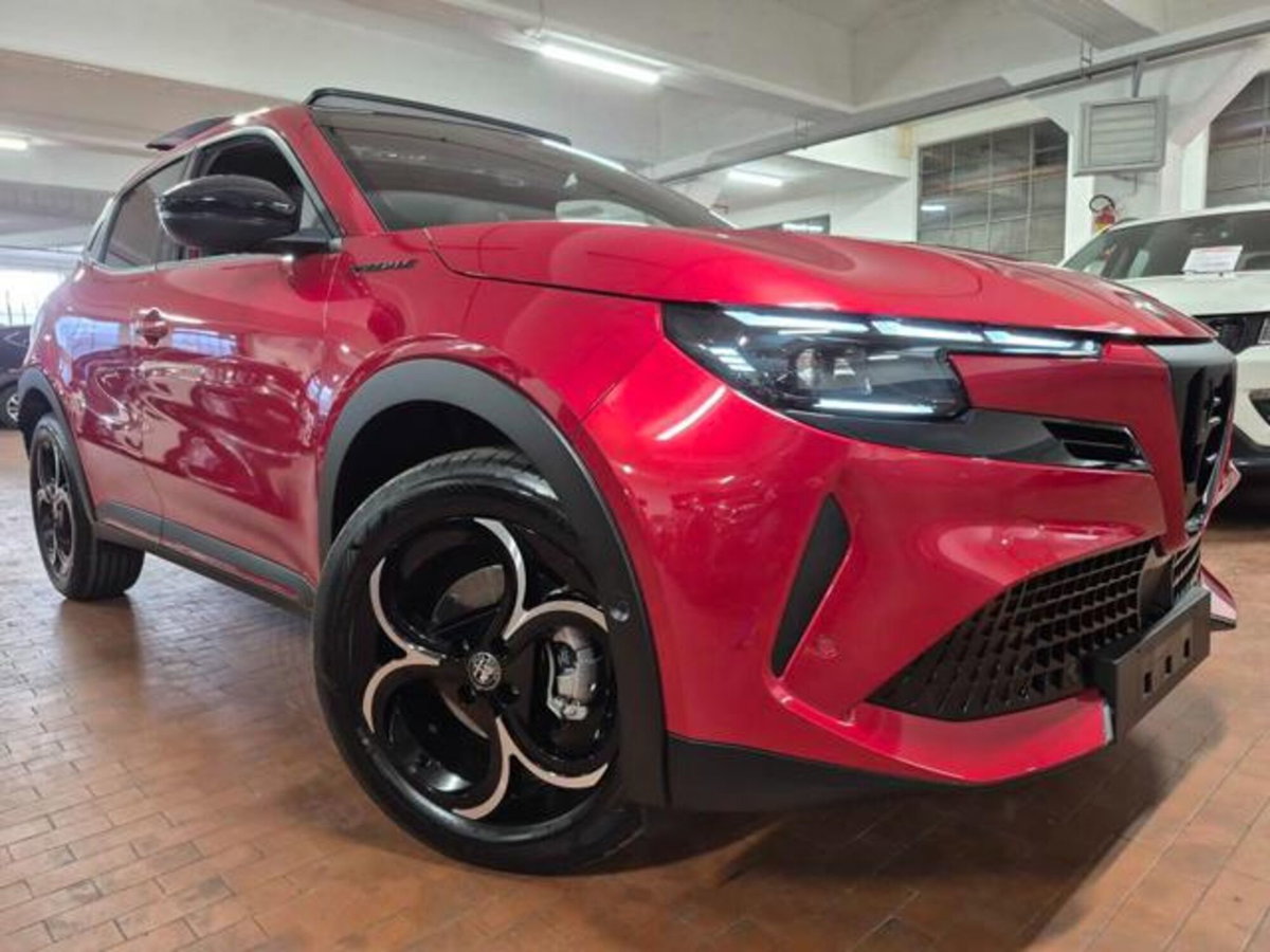 Alfa Romeo Junior 1.2 ibrida Speciale 145cv edct6 (3)