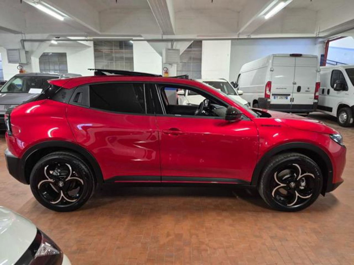 Alfa Romeo Junior 1.2 ibrida Speciale 145cv edct6 (6)