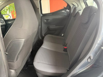 Toyota Aygo 1.0 VVT-i 72 CV 5 porte x-cool MMT (9)