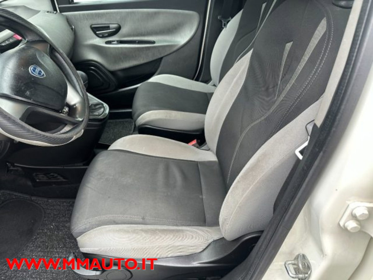 Lancia Ypsilon 1.2 69 CV 5 porte GPL Ecochic Silver (10)