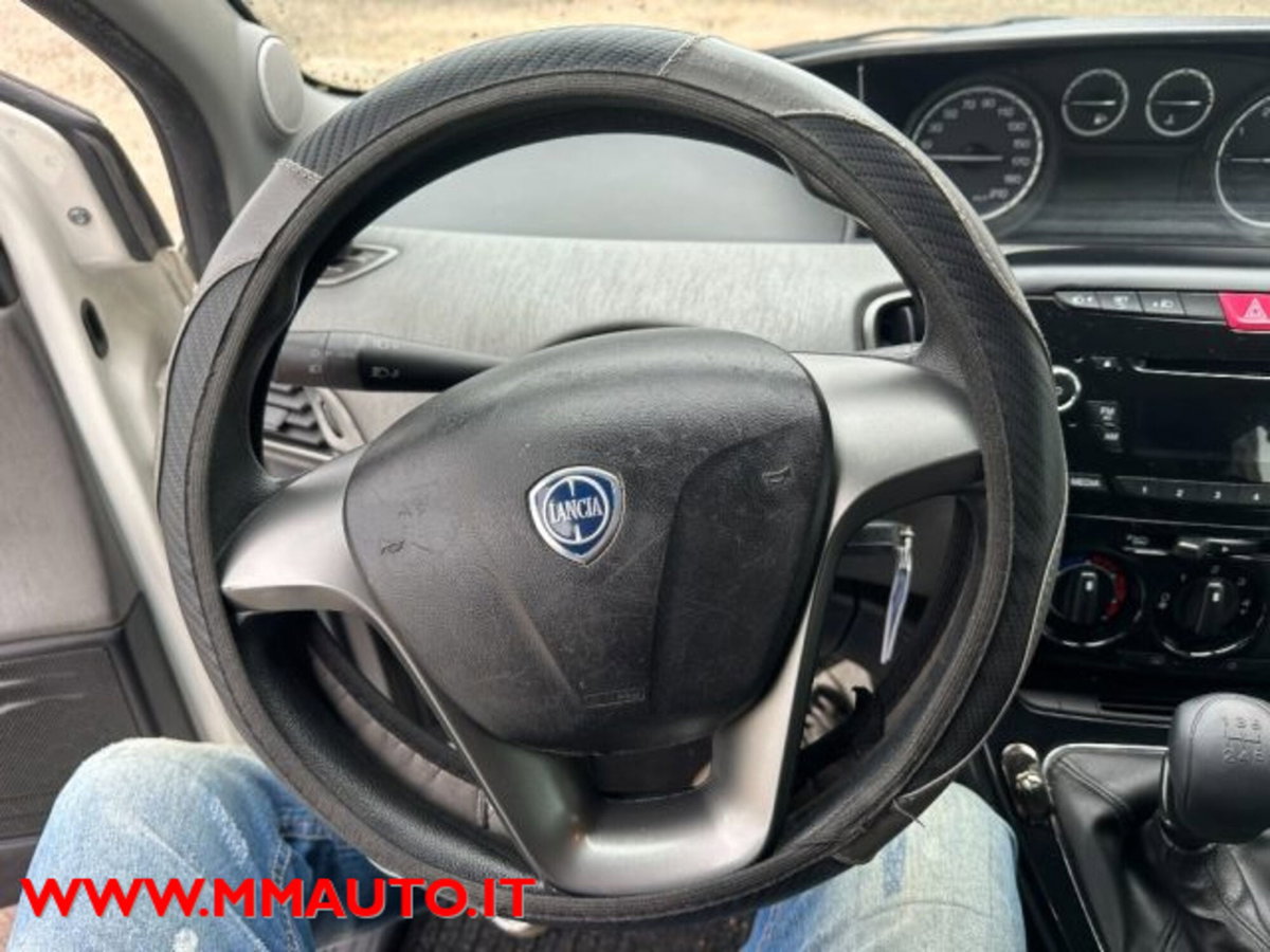 Lancia Ypsilon 1.2 69 CV 5 porte GPL Ecochic Silver (12)