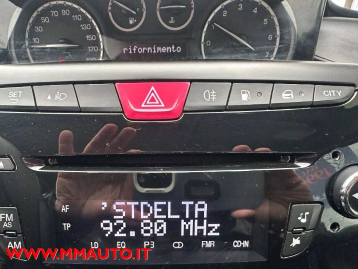 Lancia Ypsilon 1.2 69 CV 5 porte GPL Ecochic Silver (14)