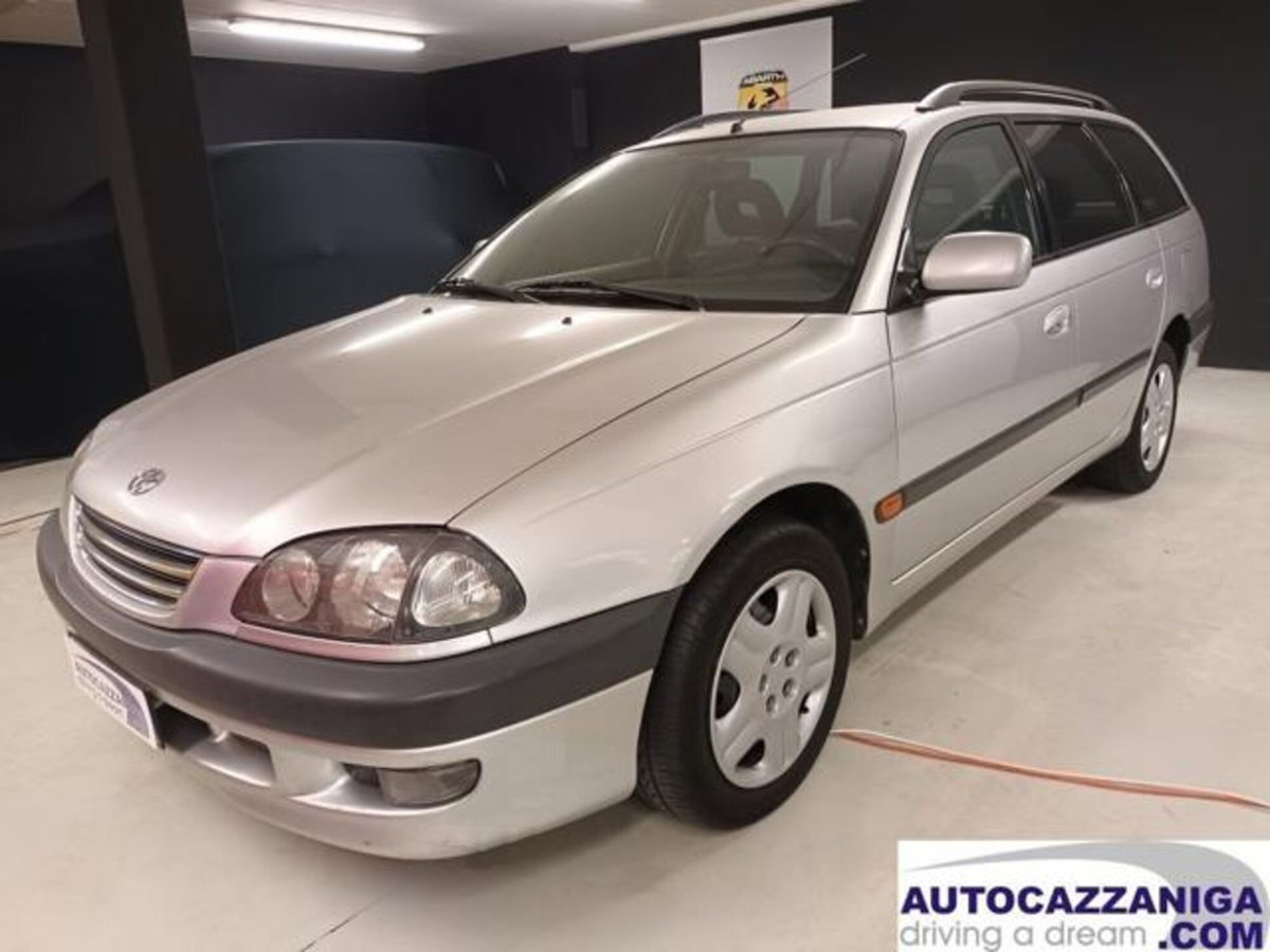 Toyota Avensis Station Wagon 1.6i 16V cat Station Wagon Sol