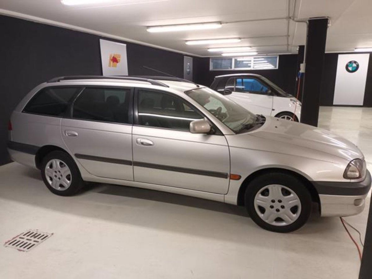 Toyota Avensis Station Wagon 1.6i 16V cat Station Wagon Sol (10)