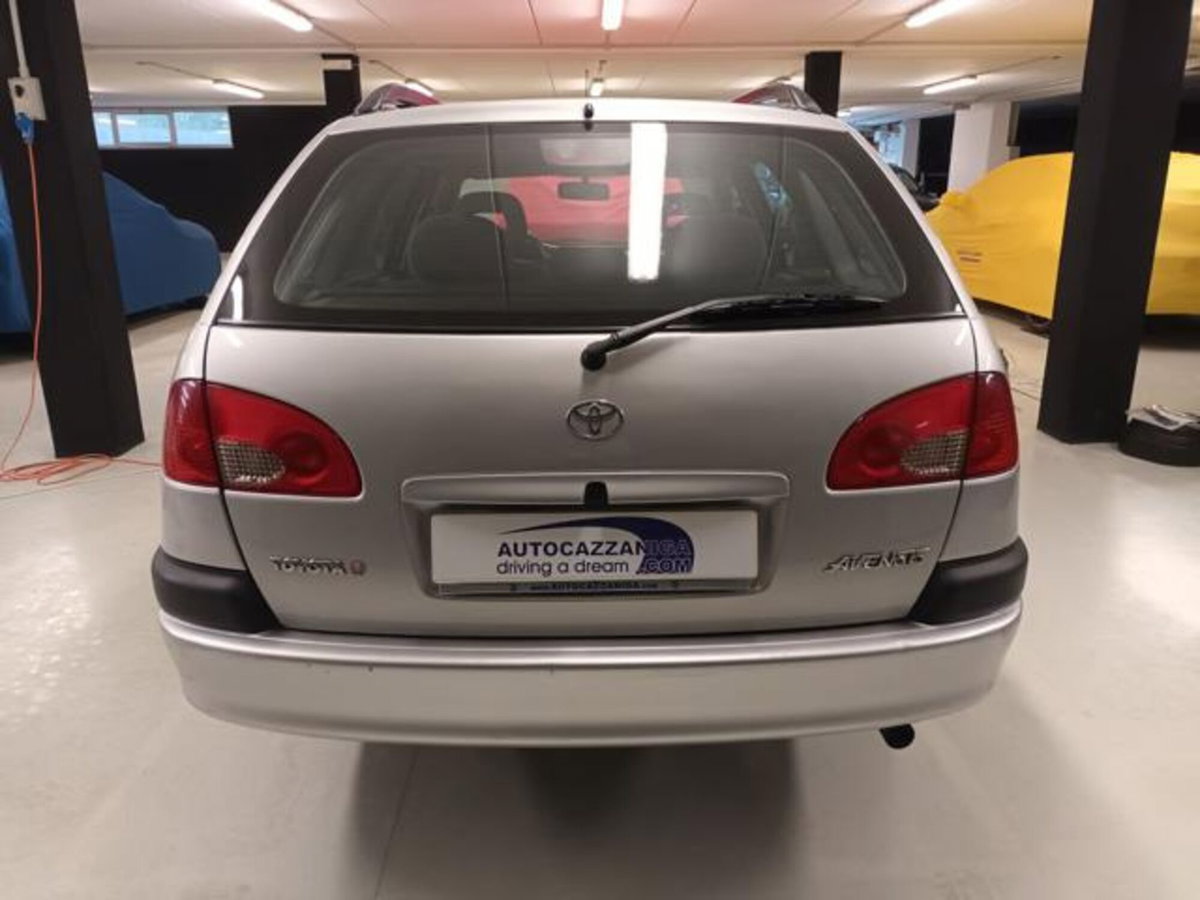 Toyota Avensis Station Wagon 1.6i 16V cat Station Wagon Sol (12)