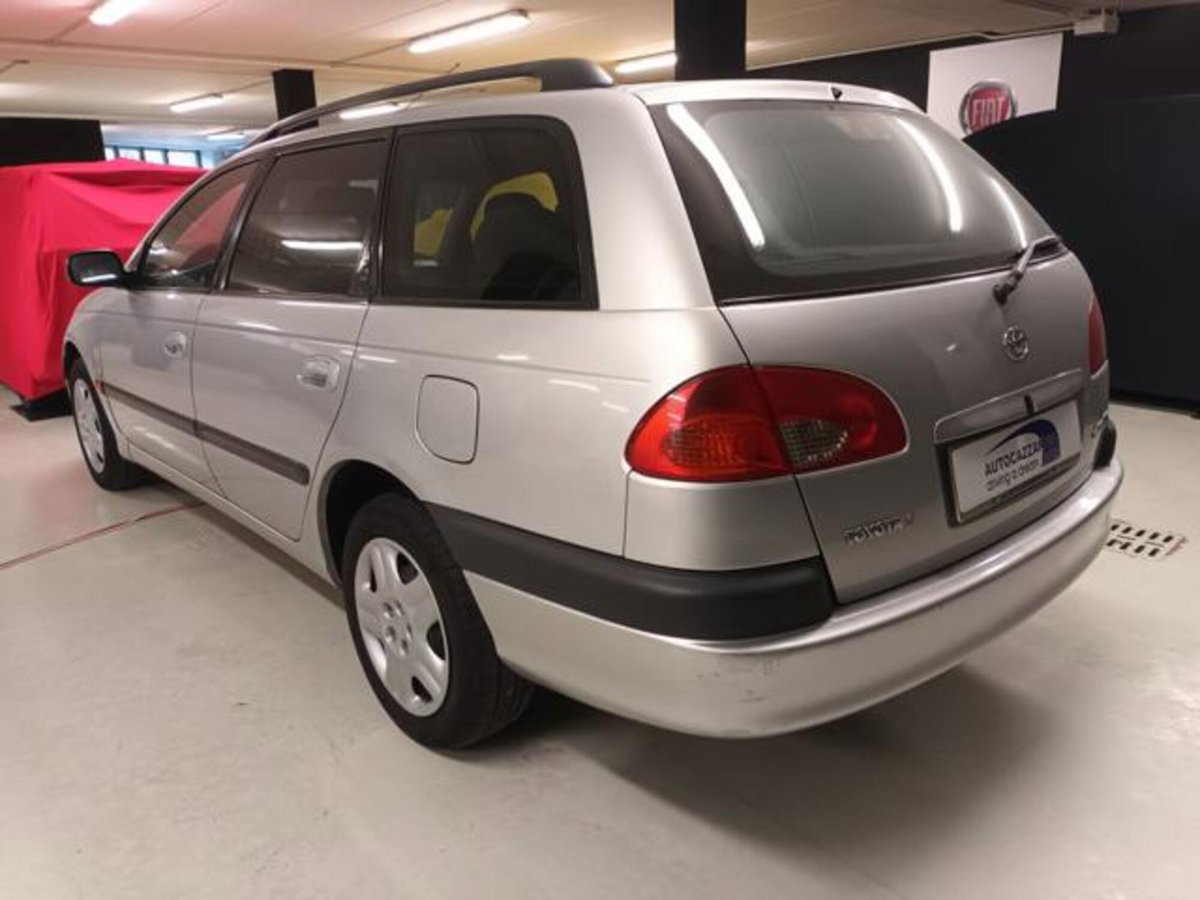 Toyota Avensis Station Wagon 1.6i 16V cat Station Wagon Sol (13)