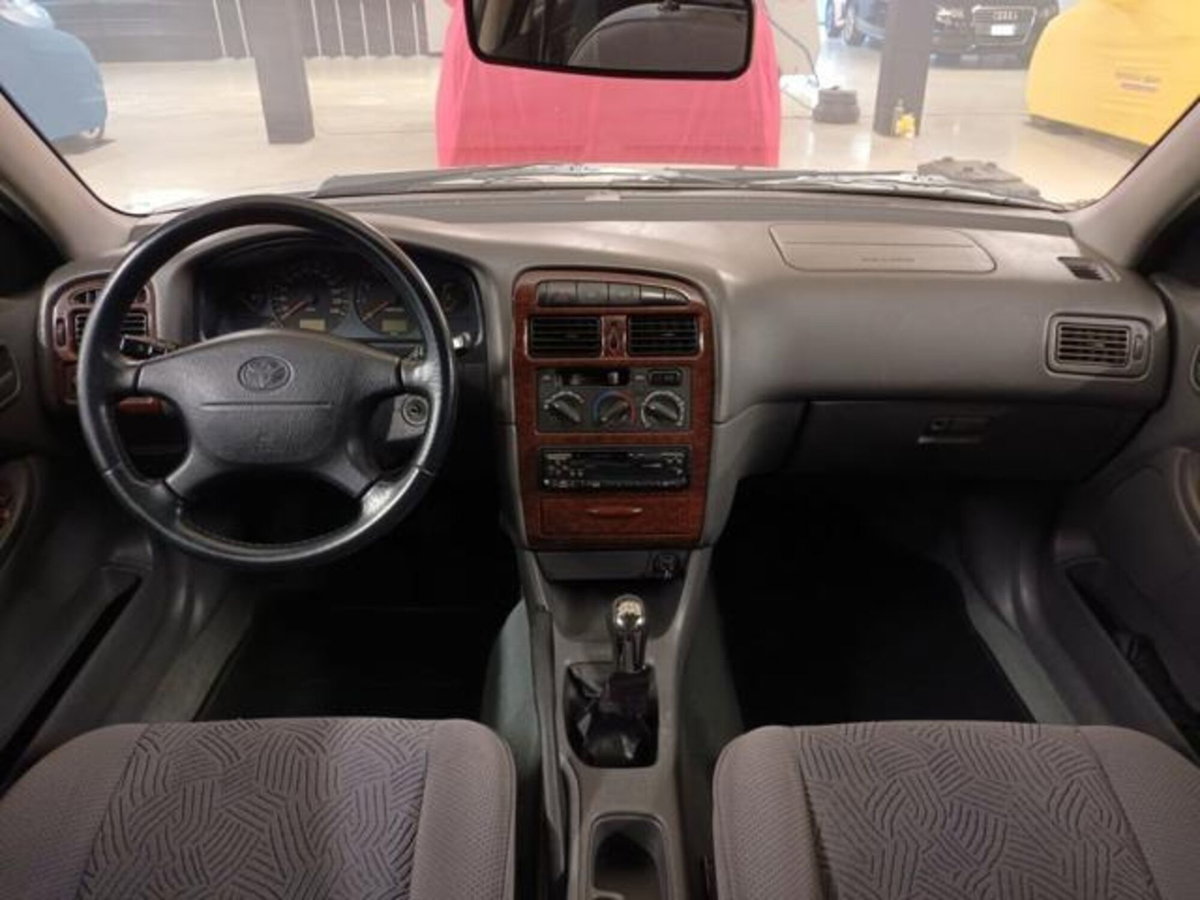 Toyota Avensis Station Wagon 1.6i 16V cat Station Wagon Sol (3)