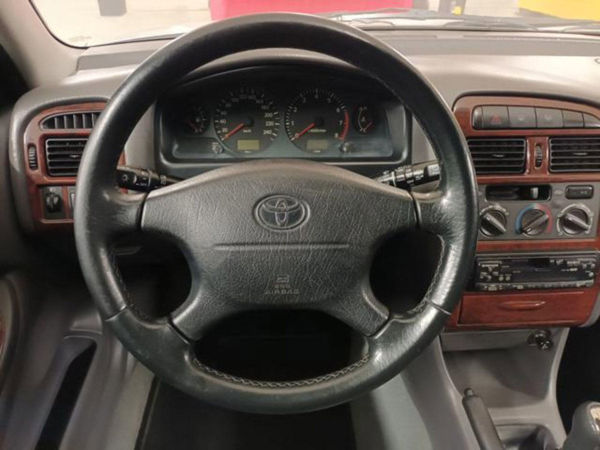 Toyota Avensis Station Wagon 1.6i 16V cat Station Wagon Sol (4)
