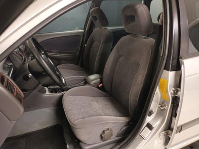 Toyota Avensis Station Wagon 1.6i 16V cat Station Wagon Sol (5)