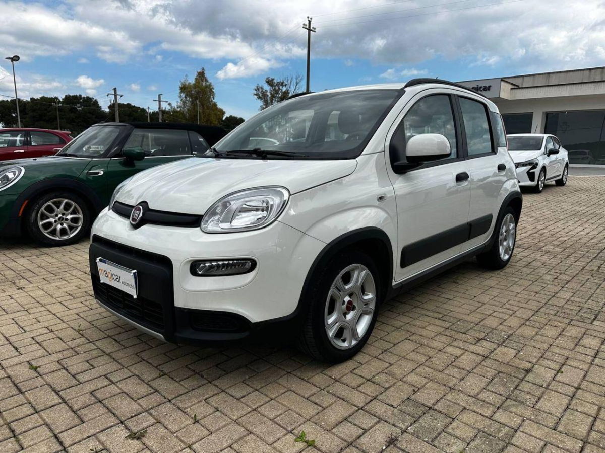 Fiat Panda Cross 1.0 firefly hybrid Cross s&s 70cv 5p.ti