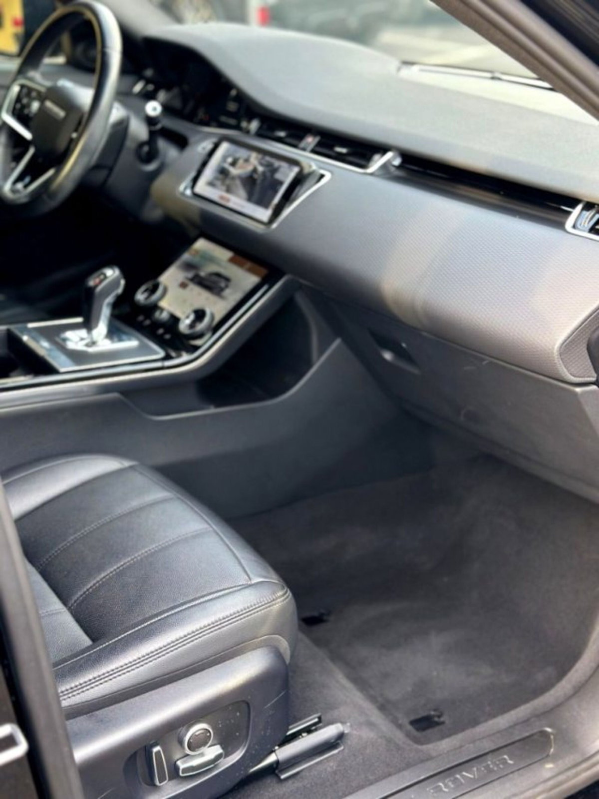 Land Rover Range Rover Evoque 1.5 I3 PHEV 300 CV AWD Auto (17)