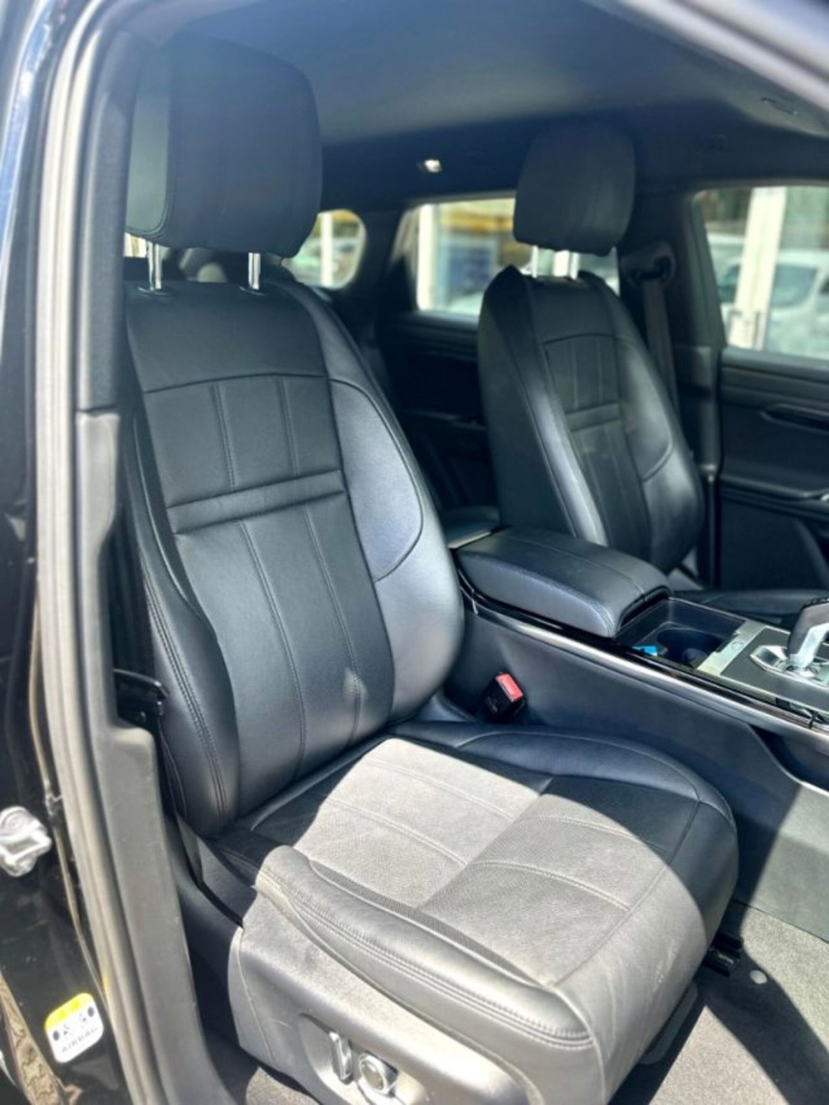 Land Rover Range Rover Evoque 1.5 I3 PHEV 300 CV AWD Auto (9)