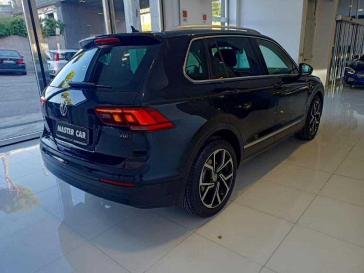 Volkswagen Tiguan 1.6 TDI SCR Business BlueMotion Technology (4)