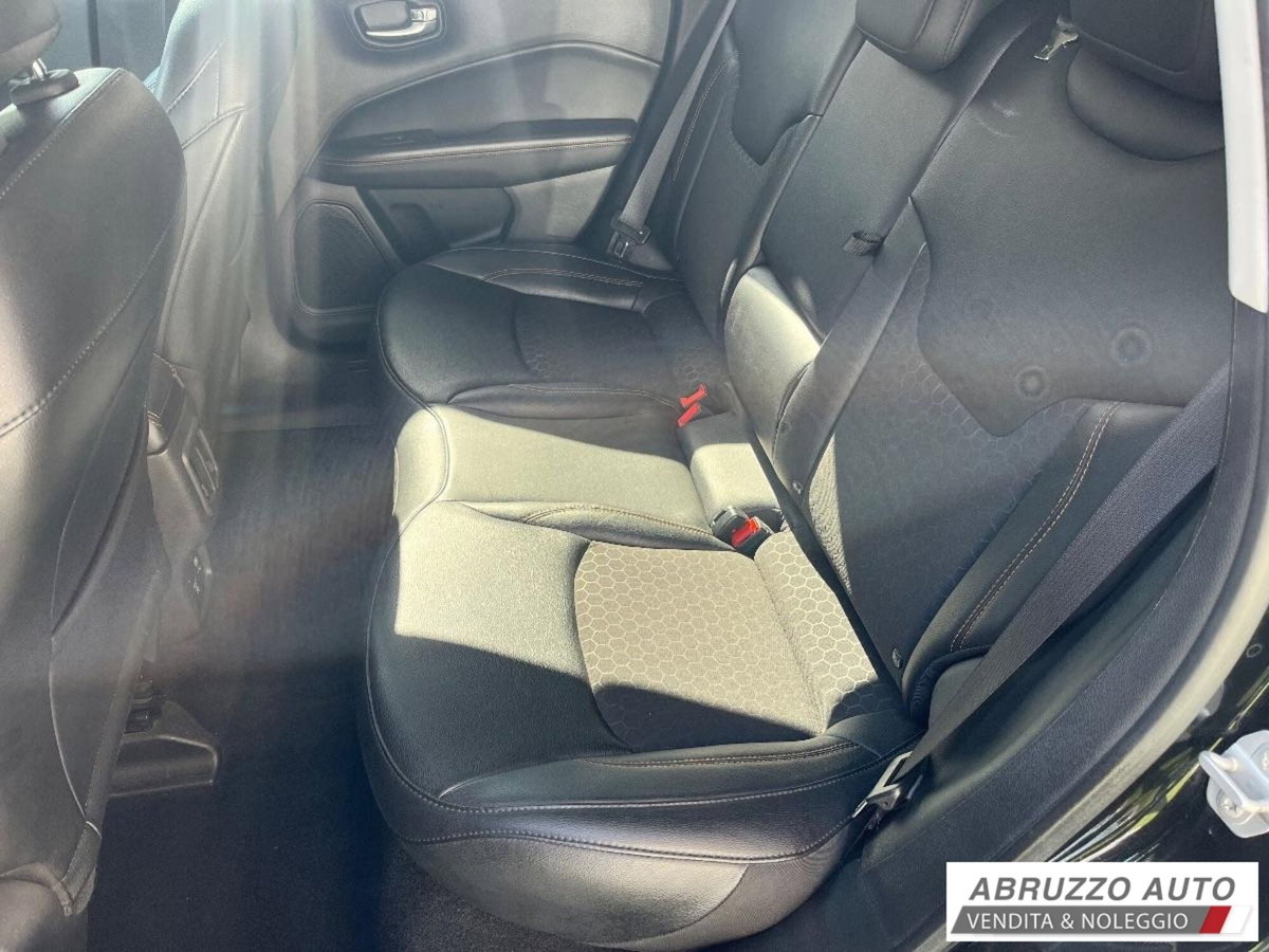 Jeep Compass 2.0 Multijet II aut. 4WD Limited (15)