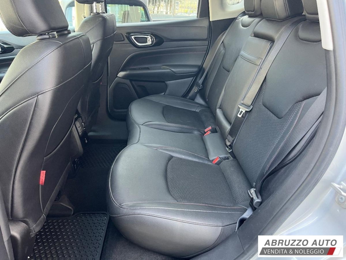 Jeep Compass 1.3 T4 240CV PHEV AT6 4xe Upland (17)