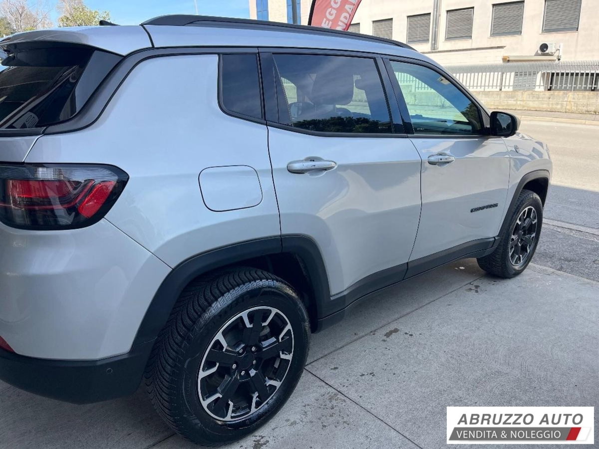 Jeep Compass 1.3 T4 240CV PHEV AT6 4xe Upland (4)