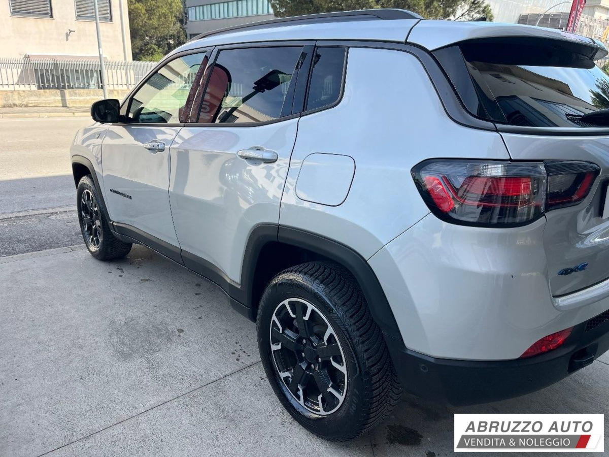 Jeep Compass 1.3 T4 240CV PHEV AT6 4xe Upland (6)
