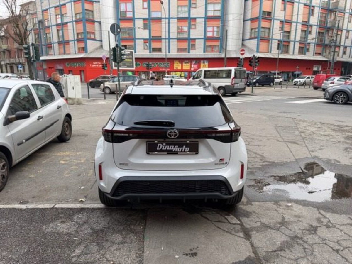 Toyota Yaris Cross 1.5h GR Sport Black Sky fwd 116cv e-cvt (6)