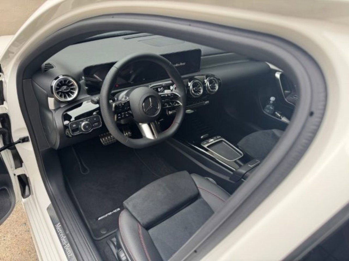 Mercedes-Benz Classe A Sedan 180 d AMG Line Premium Plus auto (5)