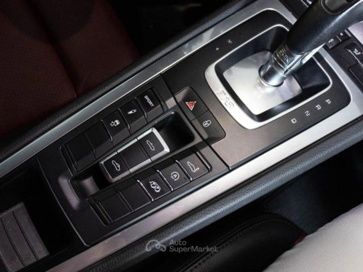 Porsche 718 Boxster  Boxster 2.0 T (13)