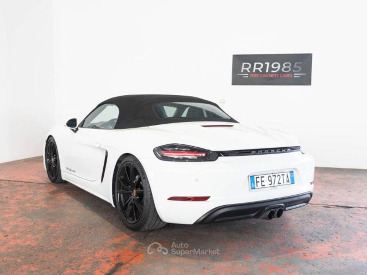 Porsche 718 Boxster  Boxster 2.0 T (2)