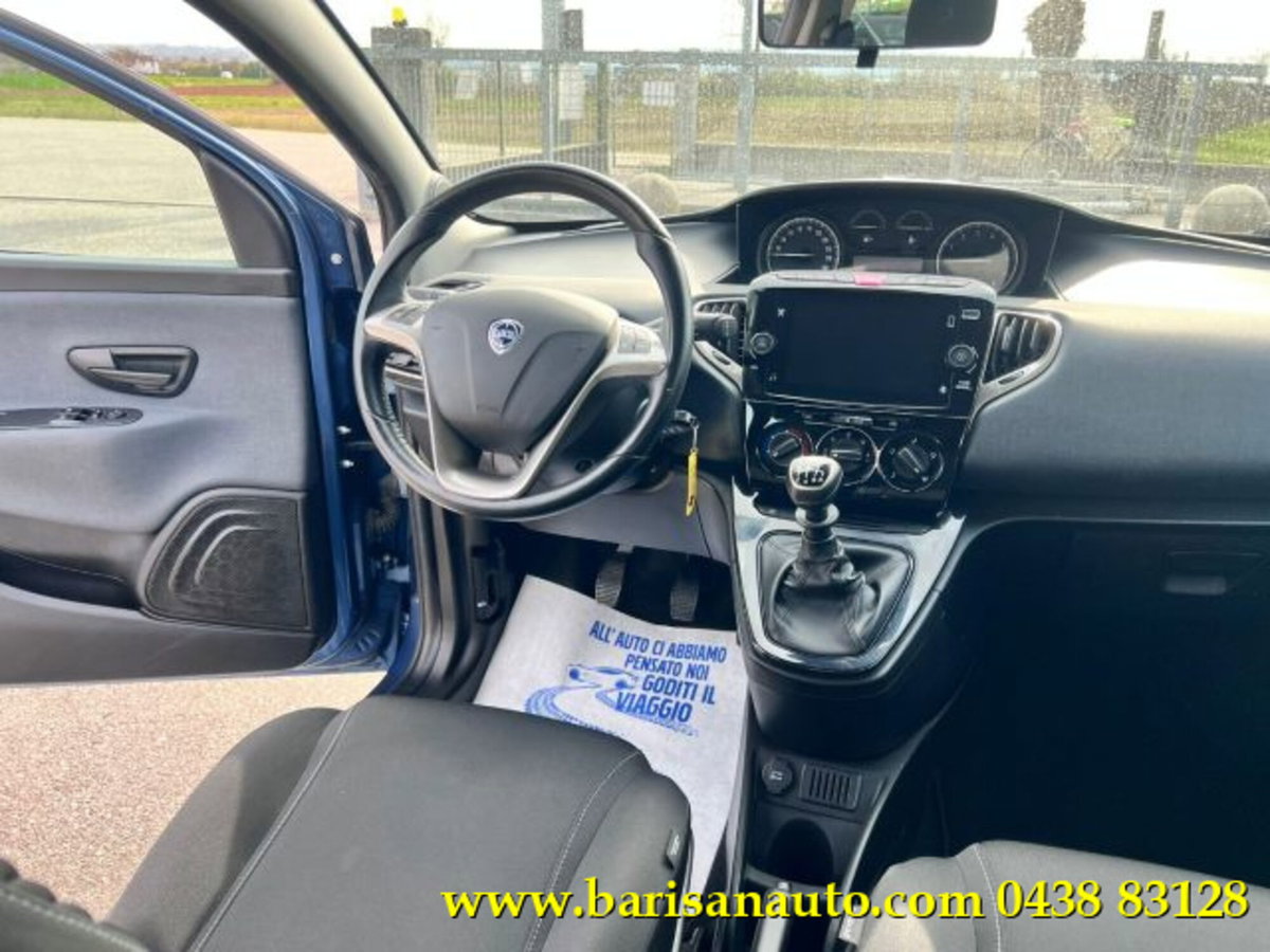 Lancia Ypsilon 1.0 FireFly 5 porte S&S Hybrid Gold Plus (11)