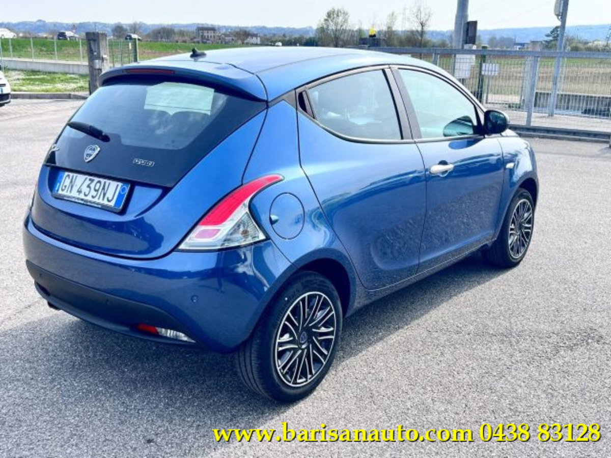 Lancia Ypsilon 1.0 FireFly 5 porte S&S Hybrid Gold Plus (3)