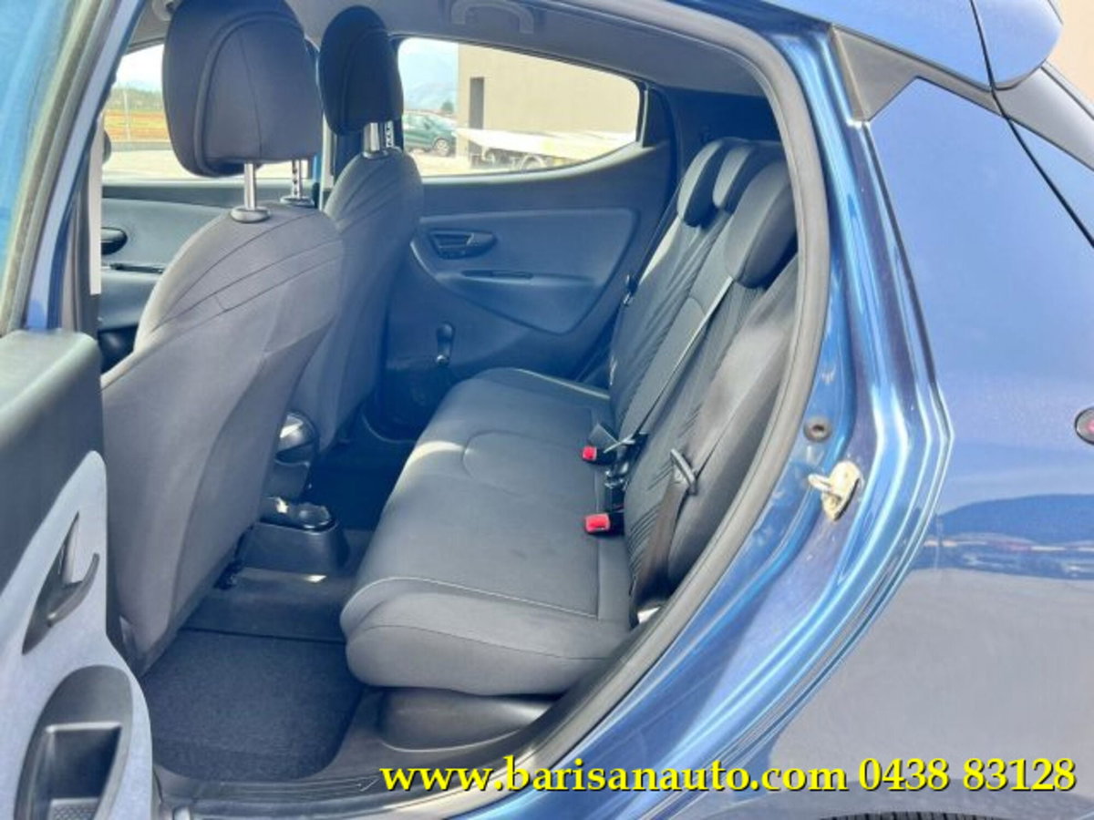 Lancia Ypsilon 1.0 FireFly 5 porte S&S Hybrid Gold Plus (7)
