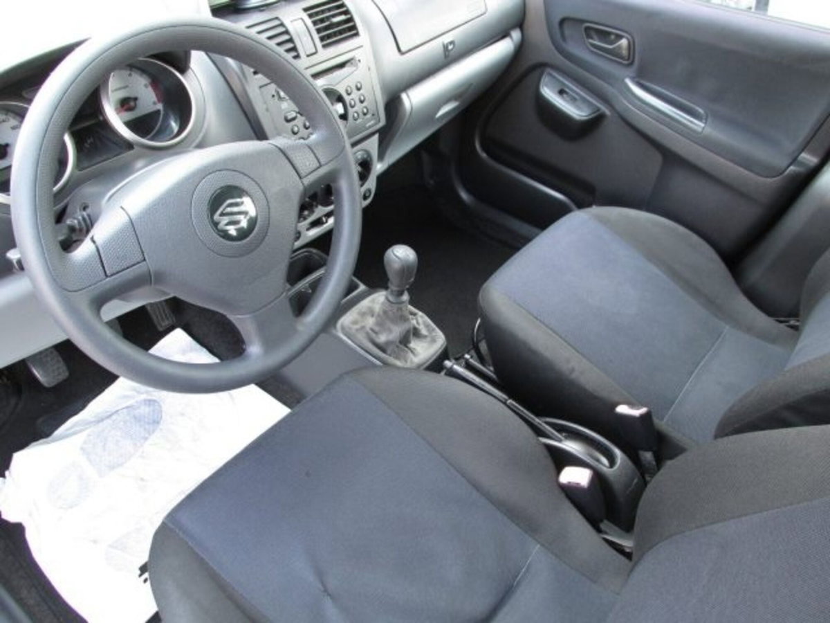 Suzuki Ignis 1.3 DDiS 16V cat Deluxe (10)