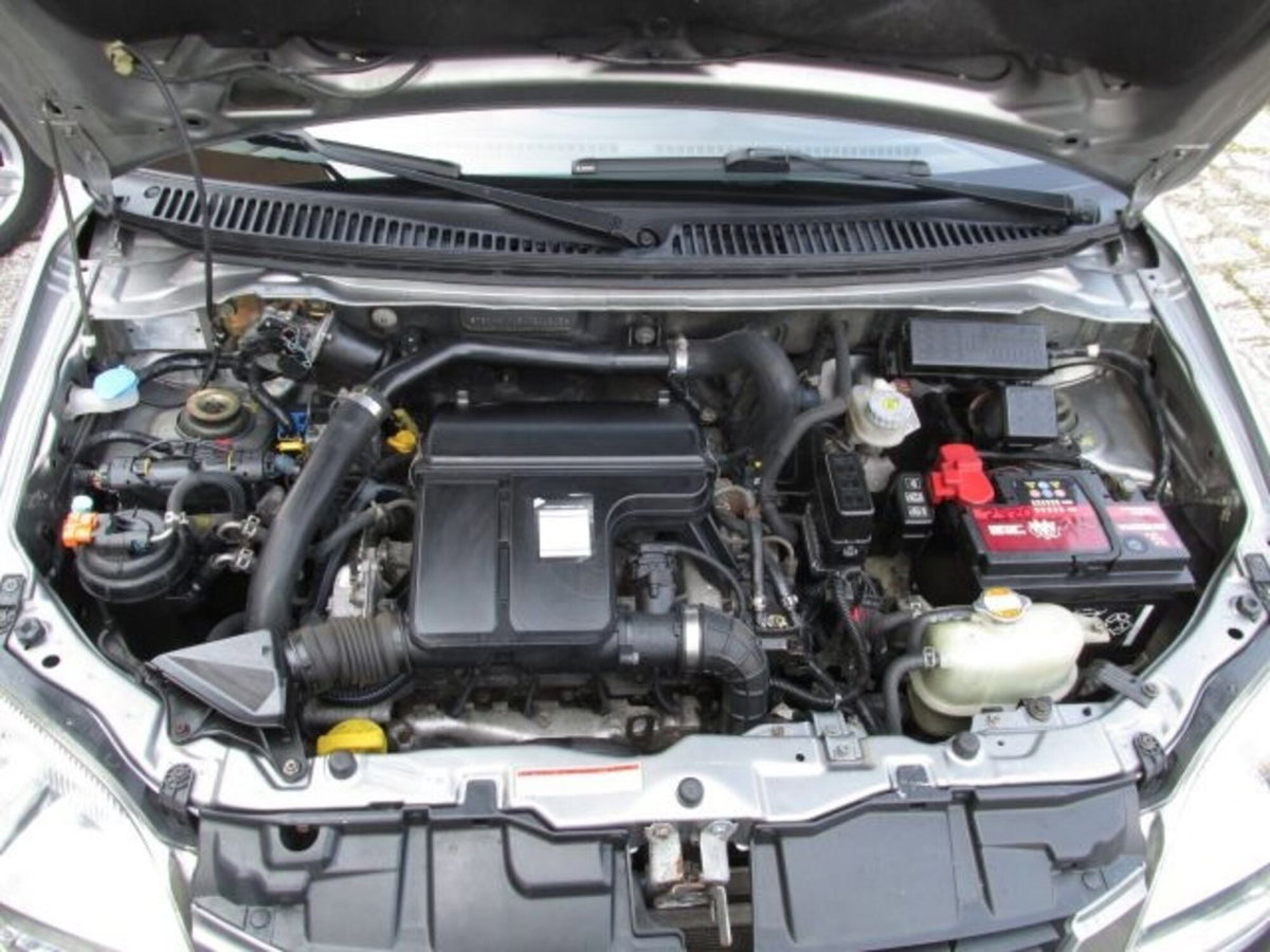 Suzuki Ignis 1.3 DDiS 16V cat Deluxe (14)