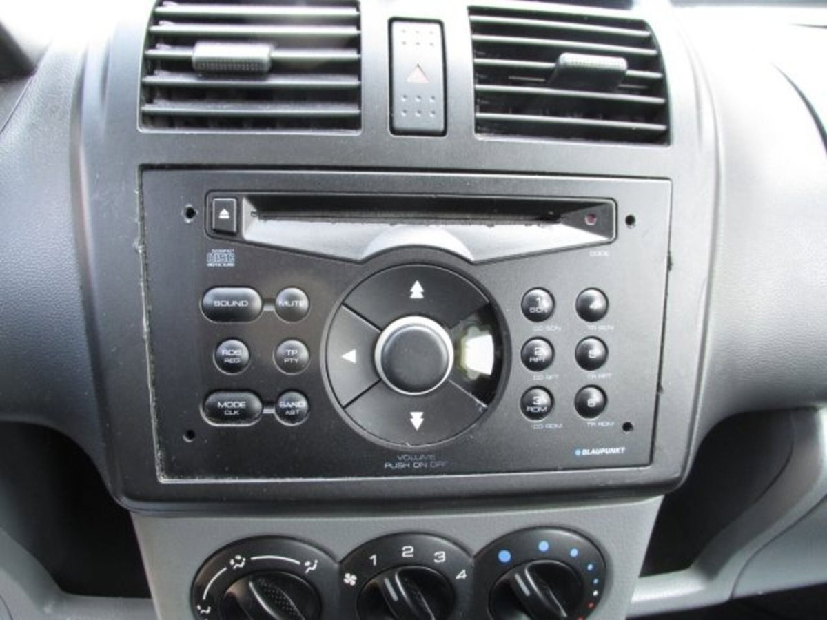 Suzuki Ignis 1.3 DDiS 16V cat Deluxe (19)