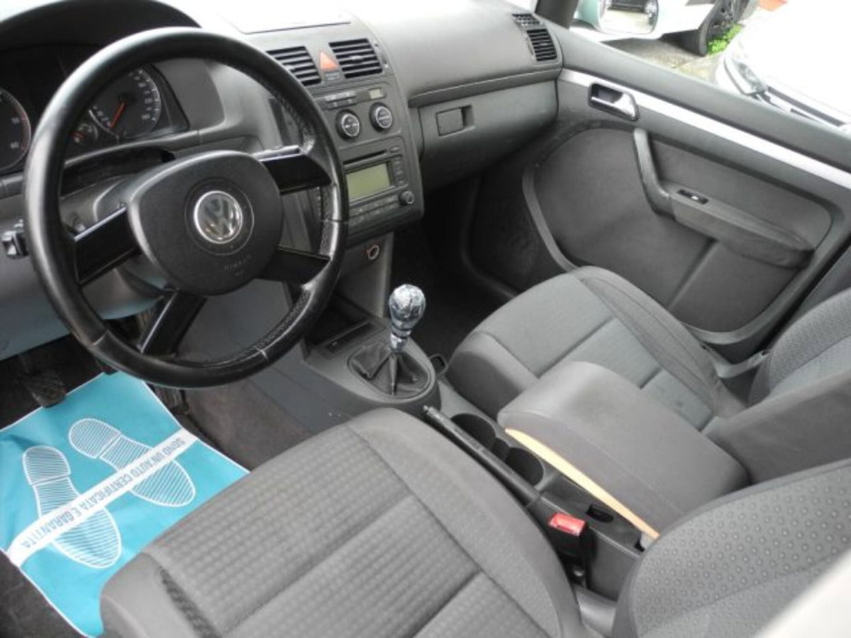 Volkswagen Touran 1.9 TDI 105CV DPF (10)