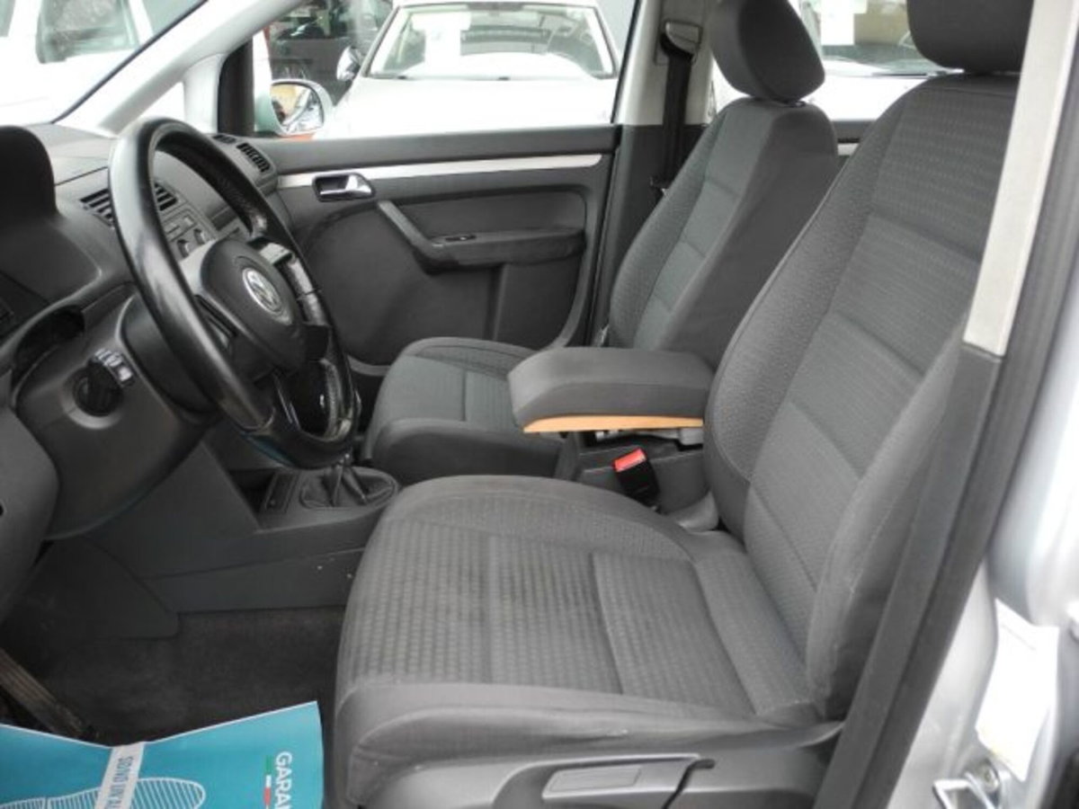 Volkswagen Touran 1.9 TDI 105CV DPF (11)