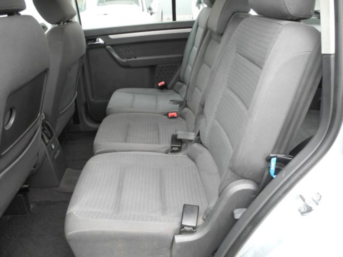 Volkswagen Touran 1.9 TDI 105CV DPF (12)
