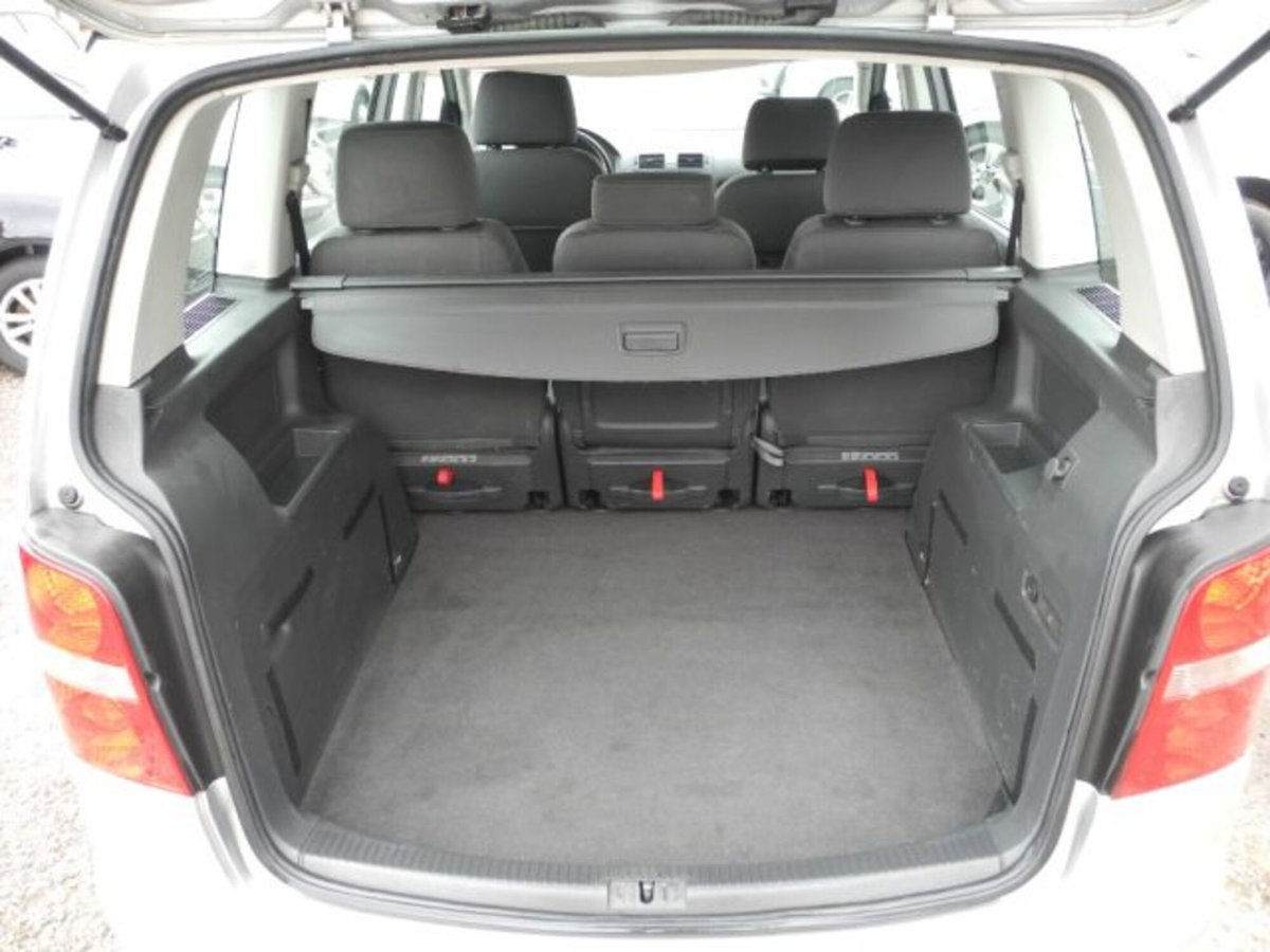 Volkswagen Touran 1.9 TDI 105CV DPF (13)