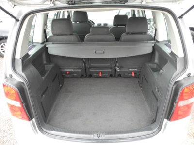 Volkswagen Touran 1.9 TDI 105CV DPF (13)