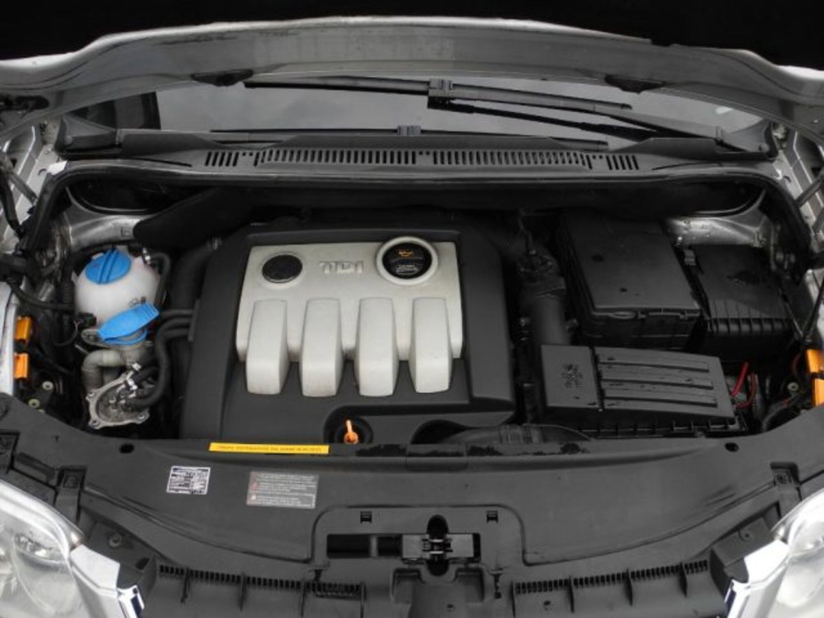 Volkswagen Touran 1.9 TDI 105CV DPF (14)