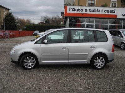 Volkswagen Touran 1.9 TDI 105CV DPF (2)