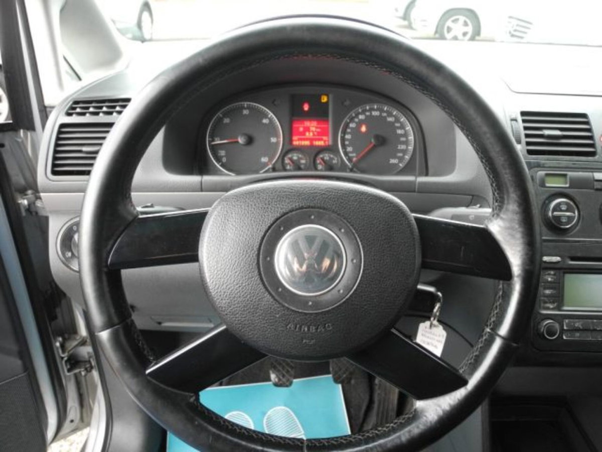 Volkswagen Touran 1.9 TDI 105CV DPF (5)