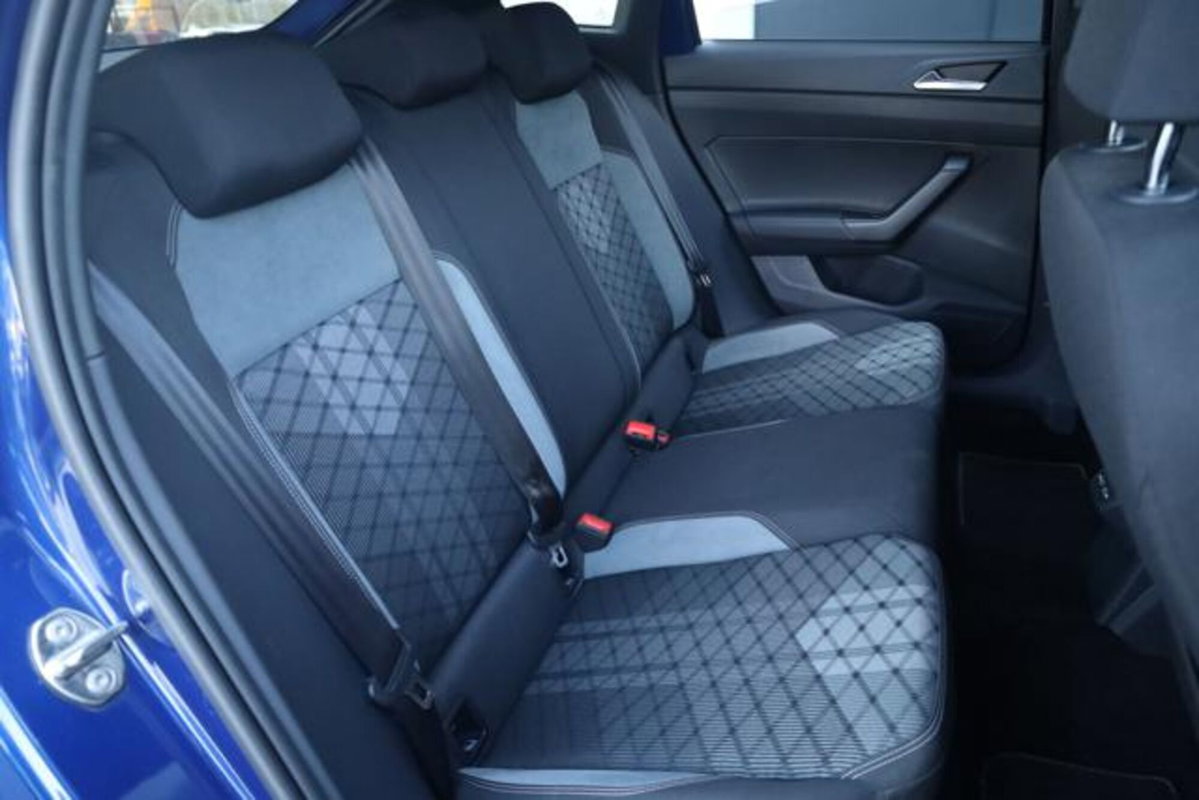 Volkswagen Taigo 1.0 tsi R-Line 115cv (13)