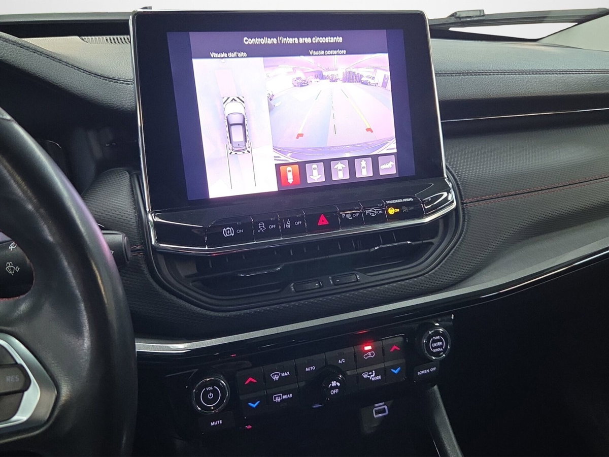 Jeep Compass 1.3 T4 240CV PHEV AT6 4xe Trailhawk (14)