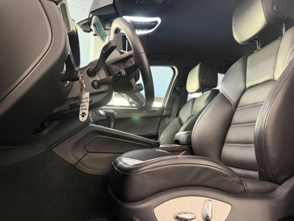 Porsche Macan 2.9 GTS 440cv pdk (2)