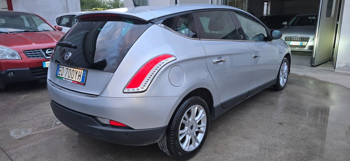 Lancia Delta 1.6 MJT DPF Silver (12)