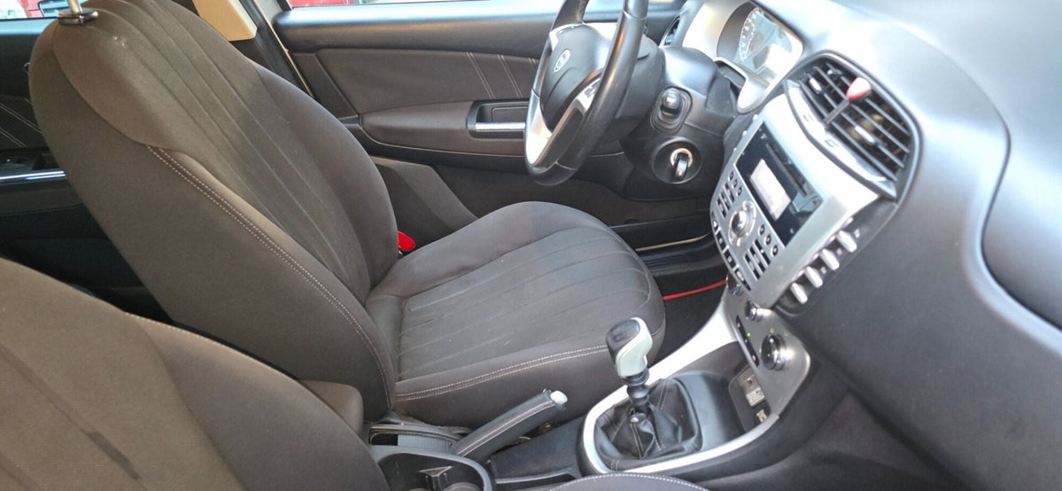 Lancia Delta 1.6 MJT DPF Silver (15)