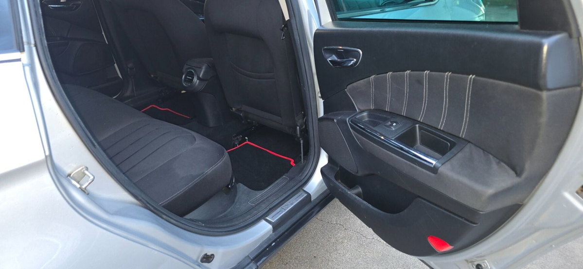 Lancia Delta 1.6 MJT DPF Silver (19)